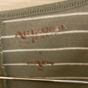 Open shoulder long sleeve shirt